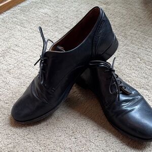 Frye Black Leather Lace-Up Oxford Flats